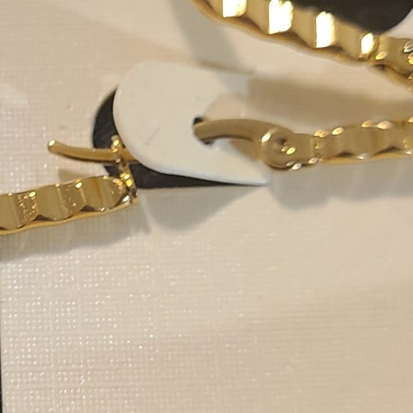 WOMEN'S STAINLESS STEEL EARRINGS GOLD TONE - Picture 4 of 4